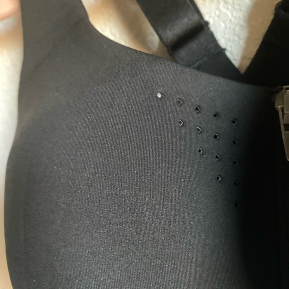 Victoria's Secret VSX Black Knockout Front Zip Close Athleisure Sports Bra 34C - Picture 6 of 10